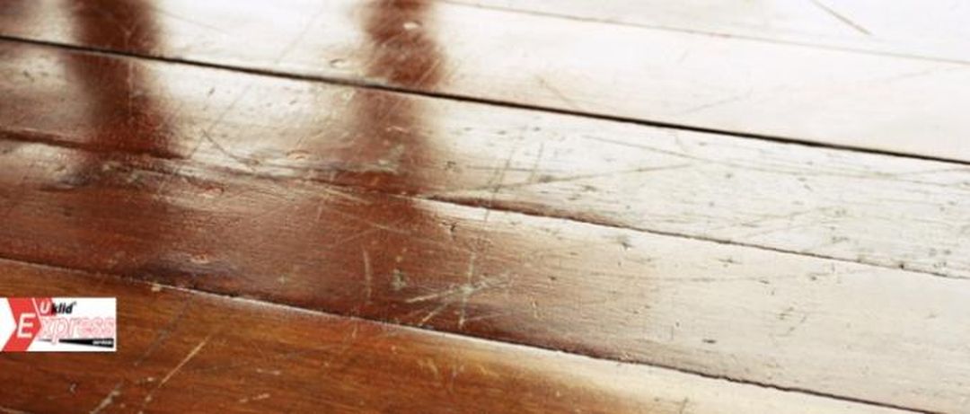 Čištění dřevěných podlah